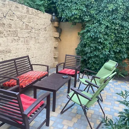 на фонтане Holiday home