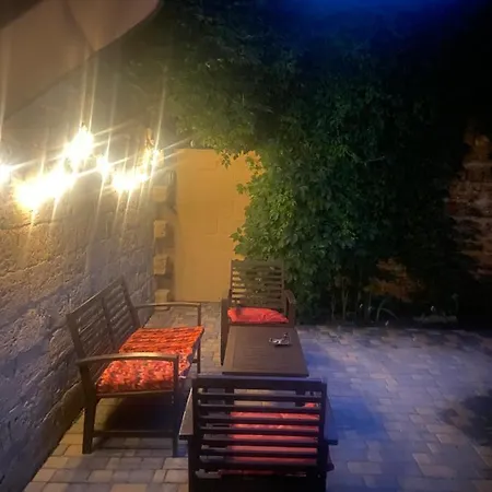 на фонтане Holiday home Odesa