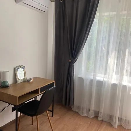 на фонтане Holiday home