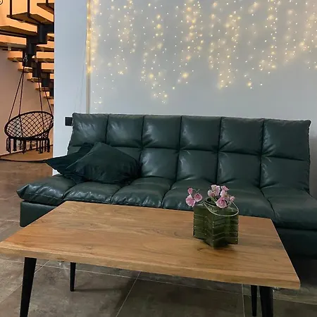 на фонтане Holiday home *