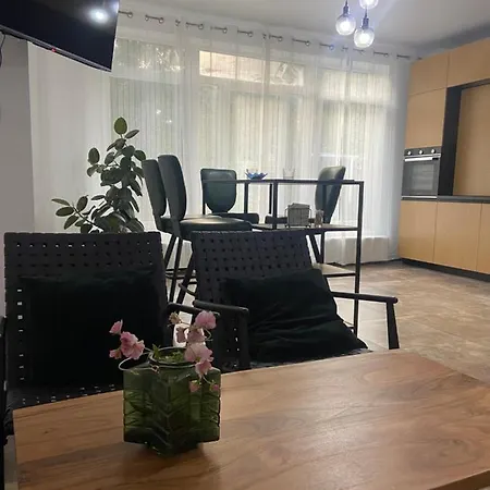 на фонтане Holiday home *