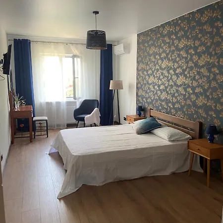 на фонтане Holiday home *