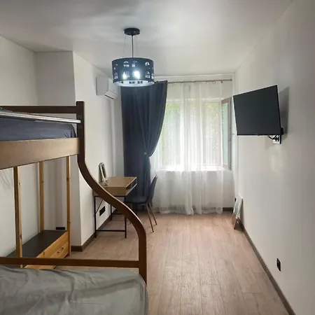 на фонтане Holiday home Odesa